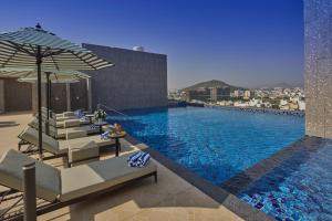 Πισίνα στο ή κοντά στο Grand Continent - A Luxury Collection, Udaipur