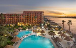 Πισίνα στο ή κοντά στο Pyramisa Hotel Luxor