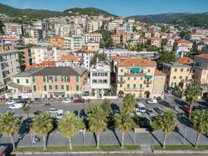 Γενική άποψη της πόλης Varazze ή θέα της πόλης από  αυτό το ξενοδοχείο +14 φωτογραφίες