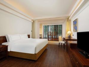 TV a/nebo společenská místnost v ubytování Swissôtel Sanya Yalong Bay