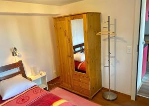 Ένα ή περισσότερα κρεβάτια σε δωμάτιο στο Pilgerwohnung +15 φωτογραφίες