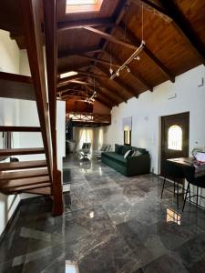 Φωτογραφία από το άλμπουμ του Angie Kipos by Thanasis Papaioannou σε Evangelístria