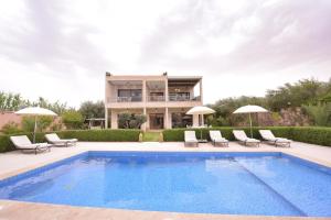 Πισίνα στο ή κοντά στο Villa Route de Fes in Marrakesh