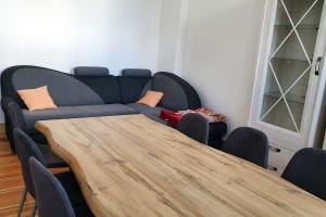 Χώρος καθιστικού στο Alt-Berliner Schwanenhof Ferienwohnung EG links