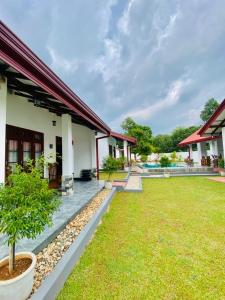 Zahrada ubytování Serene Retreat Udawalawa