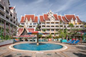 Bazén v ubytování Le Ayodhaya Palace Krabi Beach Resort nebo v jeho okolí