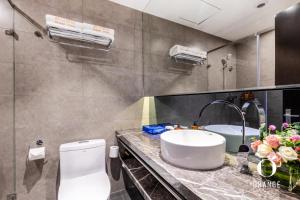 Ένα μπάνιο στο Orange Hotel Beijing Yongfeng Space City +28 φωτογραφίες