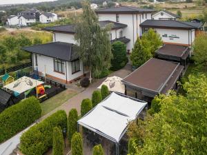 Tòa nhà nơi nhà khách tọa lạc