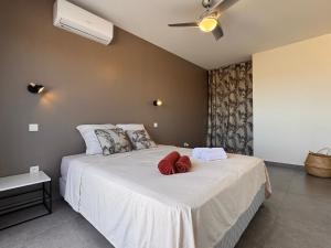 Postel nebo postele na pokoji v ubytování Villa Parenthèse + 60 fotografií