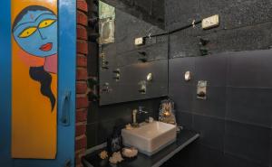 Ένα μπάνιο στο The Buddha Village