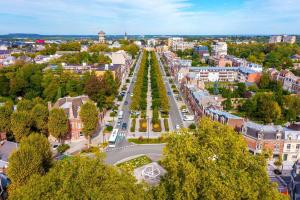 an aerial view of a city with a street at Capsule Luna Park - Jacuzzi - Sauna - Jeux & Arcades - Billard - Netflix & Home cinéma - in Valenciennes