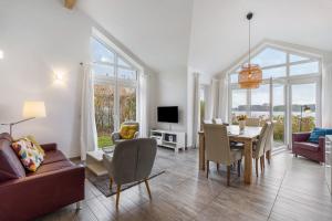 TV a/nebo společenská místnost v ubytování Brombeeruferhaus