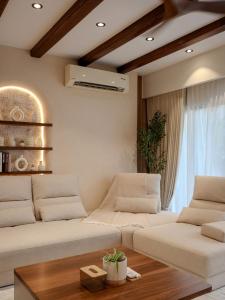 Istumisnurk majutusasutuses My Villa Noa - Direct Pool Access Staycation