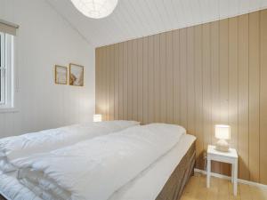 Postel nebo postele na pokoji v ubytování Holiday Home Thorgny - 350m to the fjord by Interhome