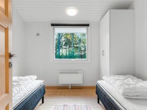 Postel nebo postele na pokoji v ubytování Holiday Home Alika - 300m from the sea by Interhome