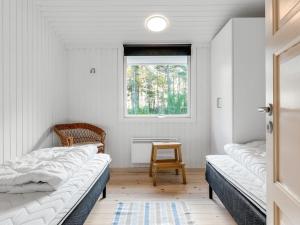 Postel nebo postele na pokoji v ubytování Holiday Home Alika - 300m from the sea by Interhome