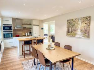 Η κουζίνα ή μικρή κουζίνα στο Holiday Home Ramnås by Interhome +13 φωτογραφίες