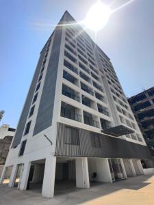 浦那Tribe Moro Balewadi的金字塔外墙的白色高楼 更多20张照片