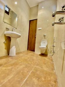 Koupelna v ubytování Hotel Jk Residency