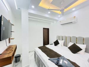 Μια τηλεόραση ή/και κέντρο ψυχαγωγίας στο Hotel Scorpio inn