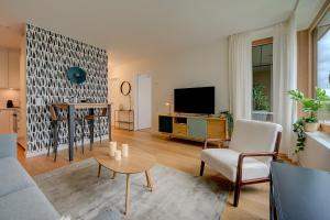 TV a/nebo společenská místnost v ubytování Luxury 1 bedroom flat in Kirchberg