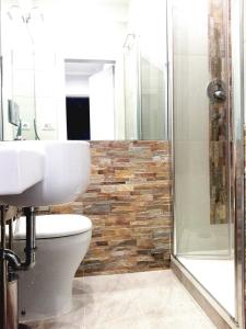 Et badeværelse på Aleardo Aleardi + 7 billeder