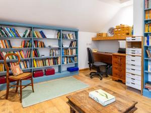 Knihovna v prázdninového domu