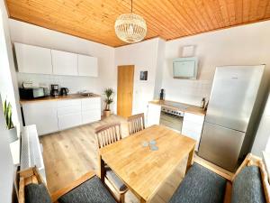 Køkken eller tekøkken på Gemütliches 3-Raum-Nest im 2.OG