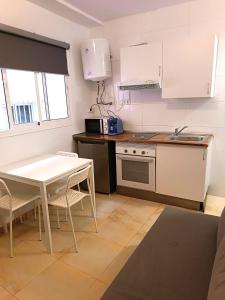 Η κουζίνα ή μικρή κουζίνα στο plaza de los mártires