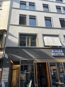 Fotografie z fotogalerie ubytování HITrental Town Hall Apartments v Basileji