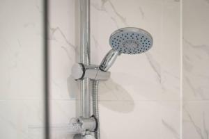 Koupelna v ubytování Pass the Keys Spacious and Quiet Flat in Aylesbury + 14 fotografií