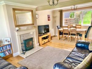 Χώρος καθιστικού στο Four Woodside