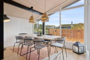 Balkón nebo terasa v ubytování Lovely Bright Cottage Near Karrebæksminde