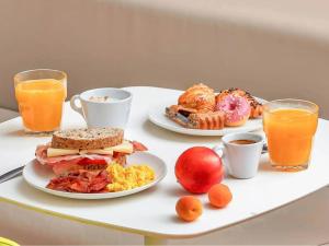 Jídlo v hotelu nebo okolí