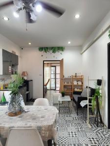 Fotografie z fotogalerie ubytování Merit Courtyard Suvarnabhumi House v Lat Krabangu