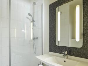 Ένα μπάνιο στο ibis Chartres Ouest Luce +136 φωτογραφίες