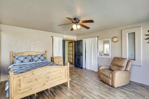 Postel nebo postele na pokoji v ubytování Close to Golf! Snowbird Retreat with Pool in Yuma + 20 fotografií