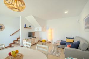 TV a/nebo společenská místnost v ubytování Idalia Holiday Home Puerto Calero