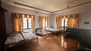 Ένα ή περισσότερα κρεβάτια σε δωμάτιο στο Zeno Villa +55 φωτογραφίες