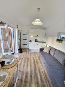 Kuchyň nebo kuchyňský kout v ubytování Mrozy House 2 - mały dom, duży spokój