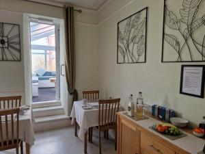 Jídlo v penzionu nebo okolí + 29 fotografií