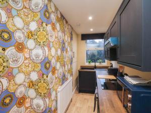 Η κουζίνα ή μικρή κουζίνα στο Apartment 2, Blackburn Heights +22 φωτογραφίες