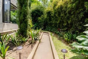 Κήπος έξω από το MANSION BR VILLA Piscina, Jacuzzi, 6 min de Provenza