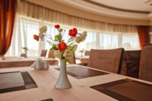 Posezení v ubytování Diplomat Suites Hotel + 120 fotografií