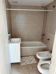 Ένα μπάνιο στο Maju