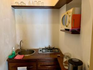 Köök või kööginurk majutusasutuses Jardim dos Aloés, Unique B&B - Casa de Charme +65 fotot