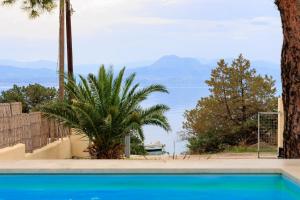 Πισίνα στο ή κοντά στο Villa Aura Loutraki