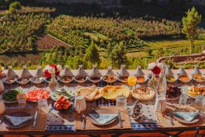アジラルにあるAdaZen Ecolodgeの山頂の食卓 +18枚の写真