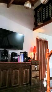 TV a/nebo společenská místnost v ubytování CASA 5 PERS-500 mts PLAYA EXCELENTE UBICACION RESIDENCIAL