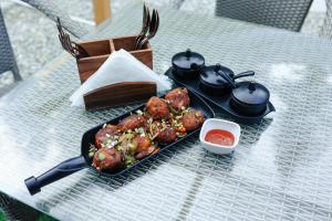 Φαγητό σε αυτό το δωμάτιο σε οικογενειακή κατοικία ή κάπου εκεί κοντά